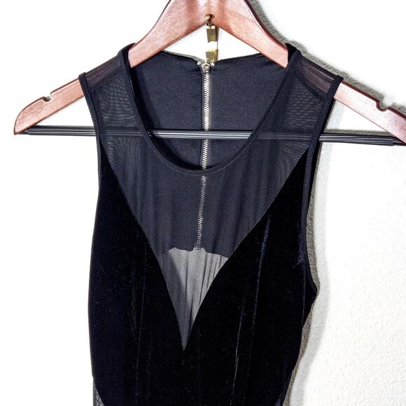 NEW Betsy & Adam Women’s Ball Gown Sz 2 Velvet Dark Romantic Elegant Eveningwear - Picture 3 of 10